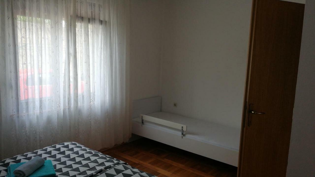 Apartman Valentic Leilighet Jadranovo Eksteriør bilde